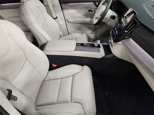 New 2026 Volvo XC90 T8 Ultra w/ Protection Package Premier image 3