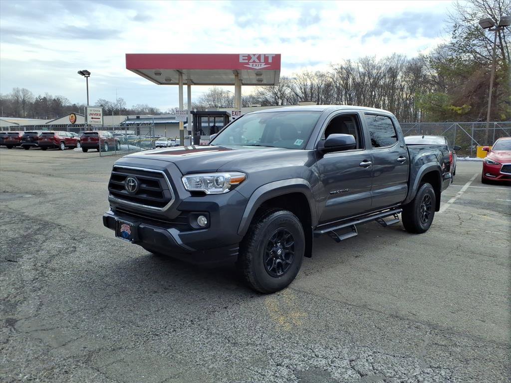 Certified 2022 Toyota Tacoma SR5 AWD/4WD image 3