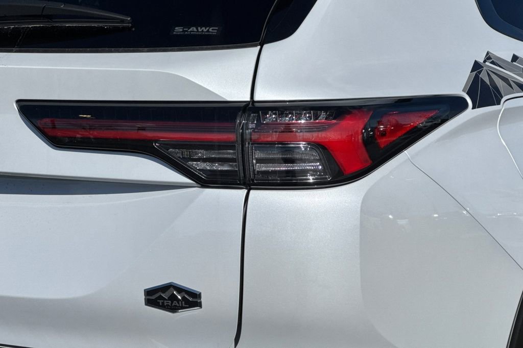 New 2026 Mitsubishi Outlander AWD image 26