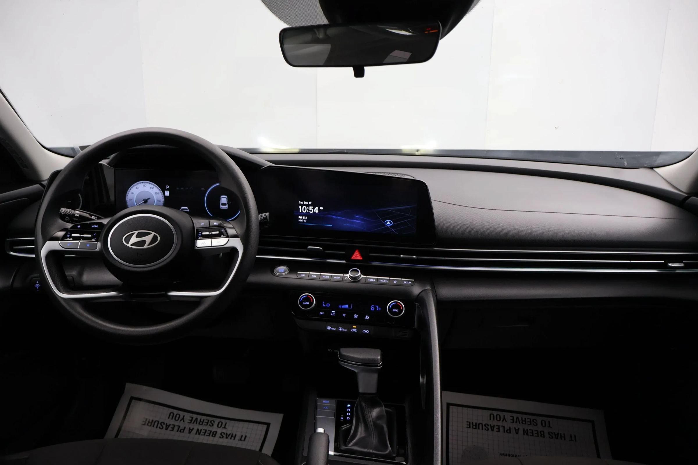 Used 2024 Hyundai Elantra SEL FWD image 15