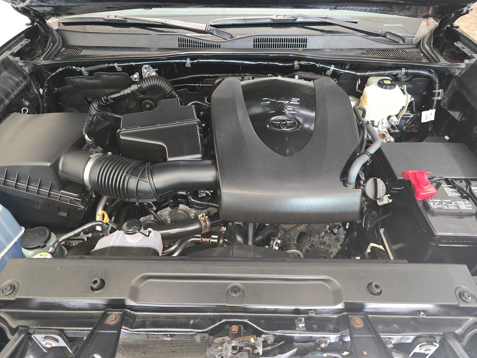 Used 2020 Toyota Tacoma TRD Off-Road w/ TRD Premium Off Road Package AWD/4WD image 9