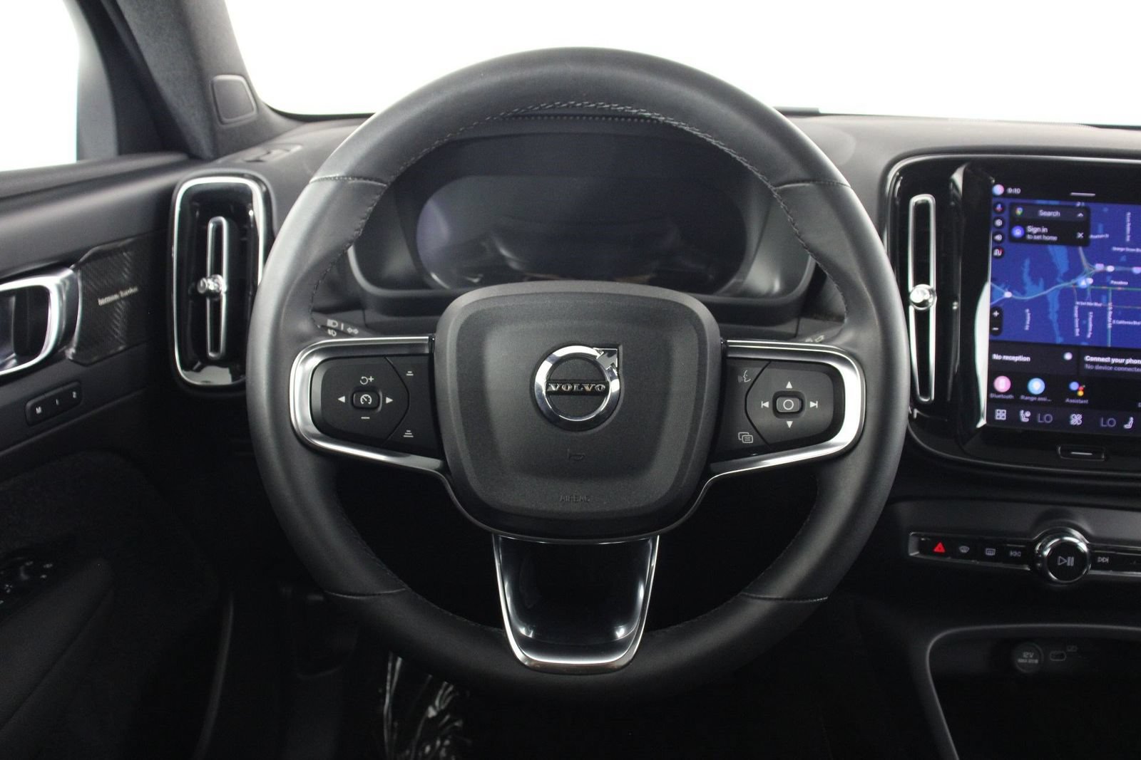 Certified 2023 Volvo C40 P8 Recharge Ultimate w/ Protection Package Premier AWD/4WD image 8