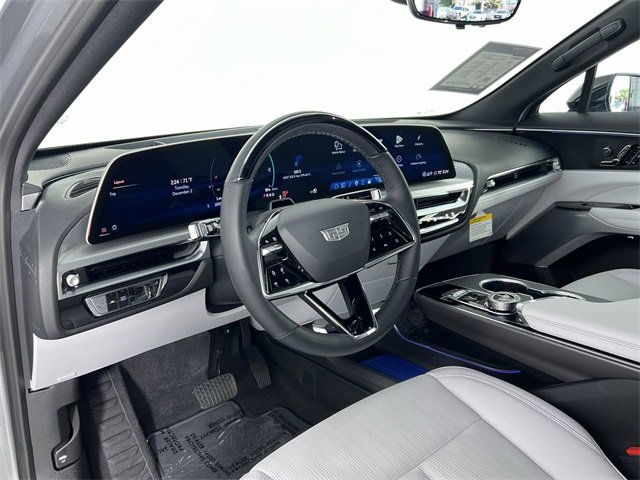 Used 2026 Cadillac Lyriq Premium Luxury image 10