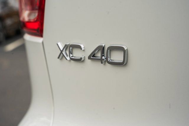 New 2026 Volvo XC40 B5 Ultra w/ Protection Package Premier image 9