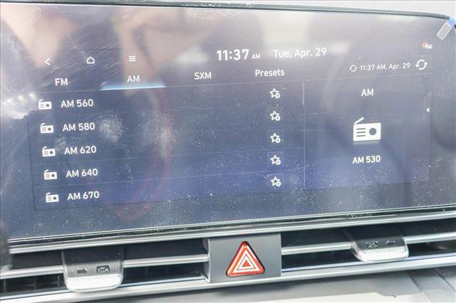 New 2025 Hyundai Elantra Limited image 18