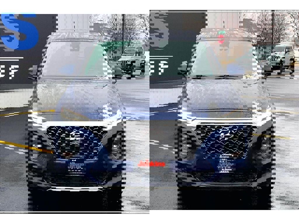 Used 2020 Hyundai Santa Fe SE image 3