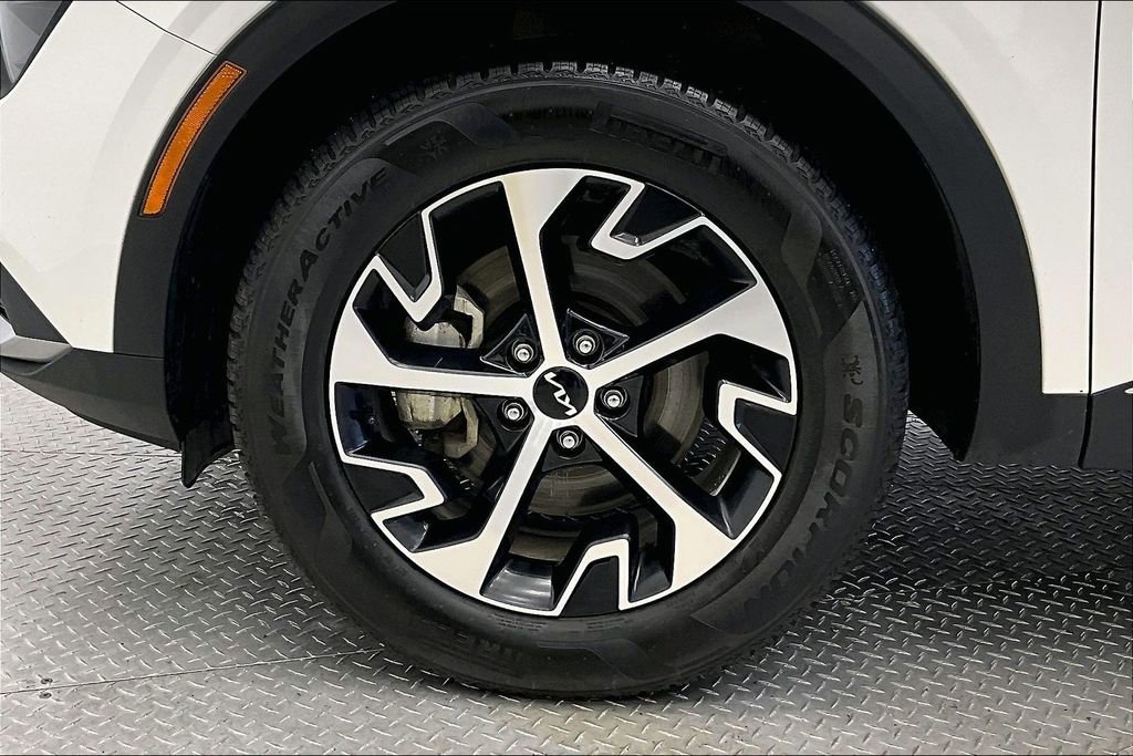 Used 2023 Kia Sportage EX AWD/4WD image 8