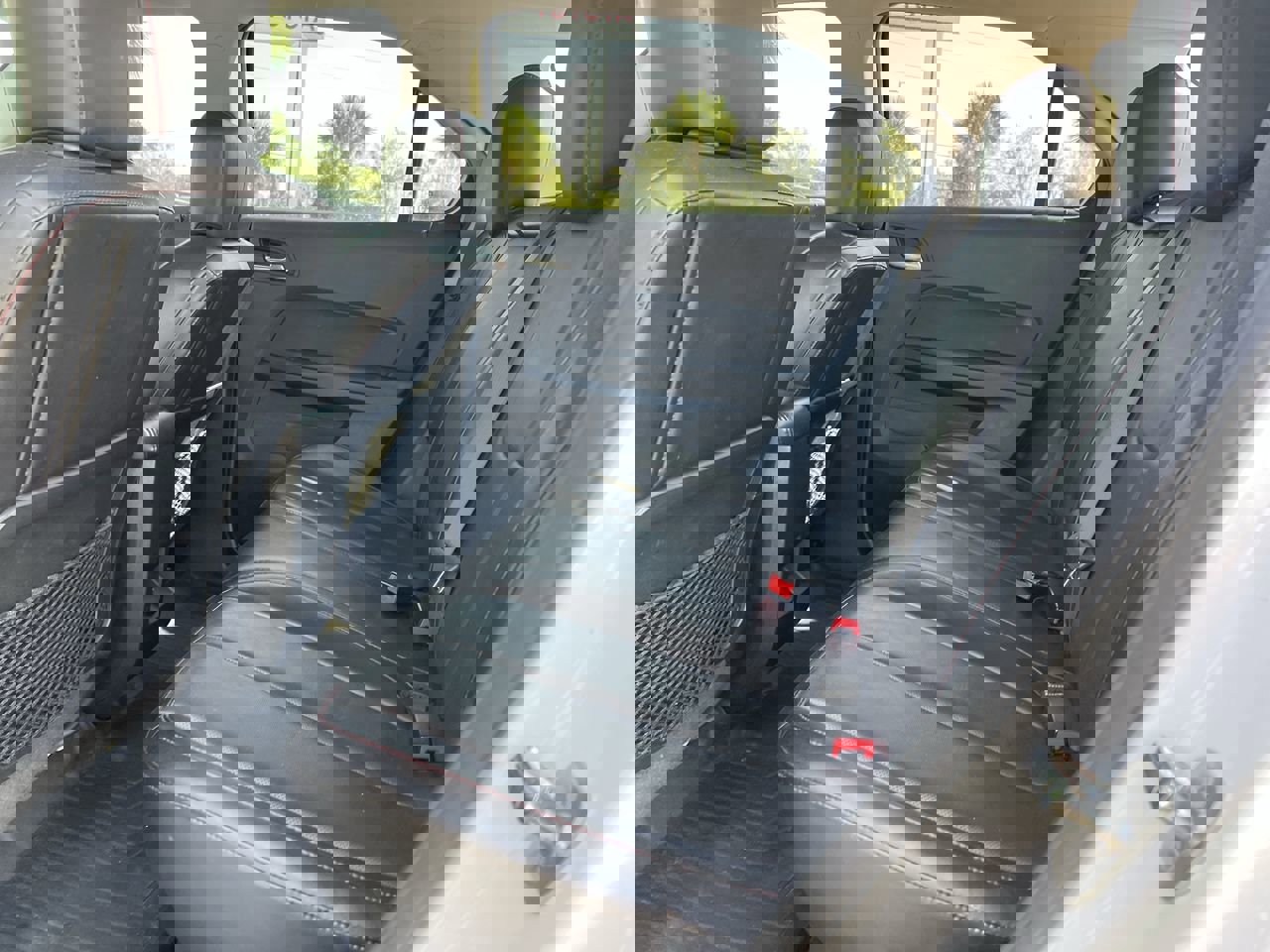 Used 2016 Chevrolet Equinox LTZ w/ Enhanced Convenience Package image 32