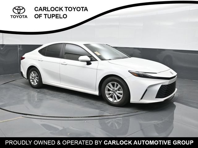 Used 2025 Toyota Camry SE FWD image 6