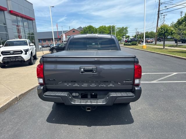 Used 2021 Toyota Tacoma SR5 AWD/4WD image 4