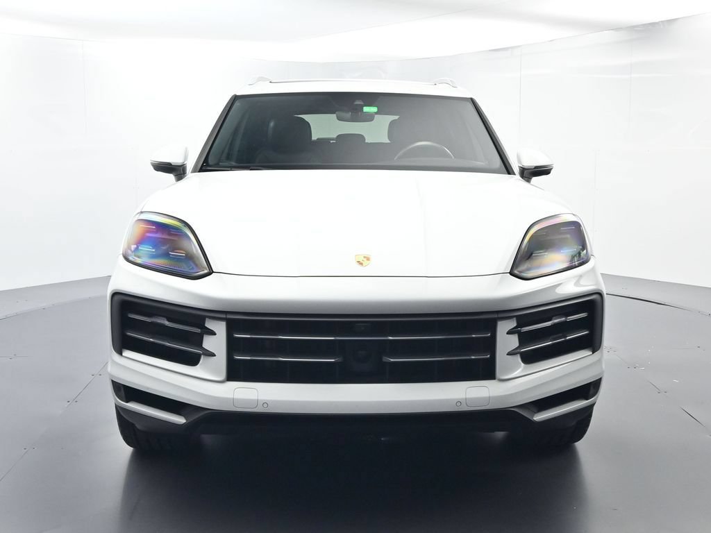 Certified 2024 Porsche Cayenne AWD/4WD image 18