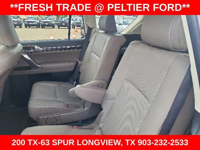 Used 2023 Lexus GX 460 Luxury w/ Sport Design Package AWD/4WD image 31