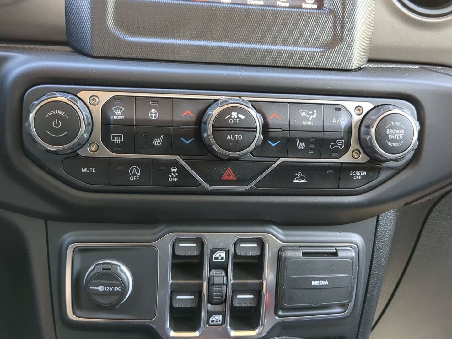 Used 2023 Jeep Wrangler Unlimited Sport AWD/4WD image 17