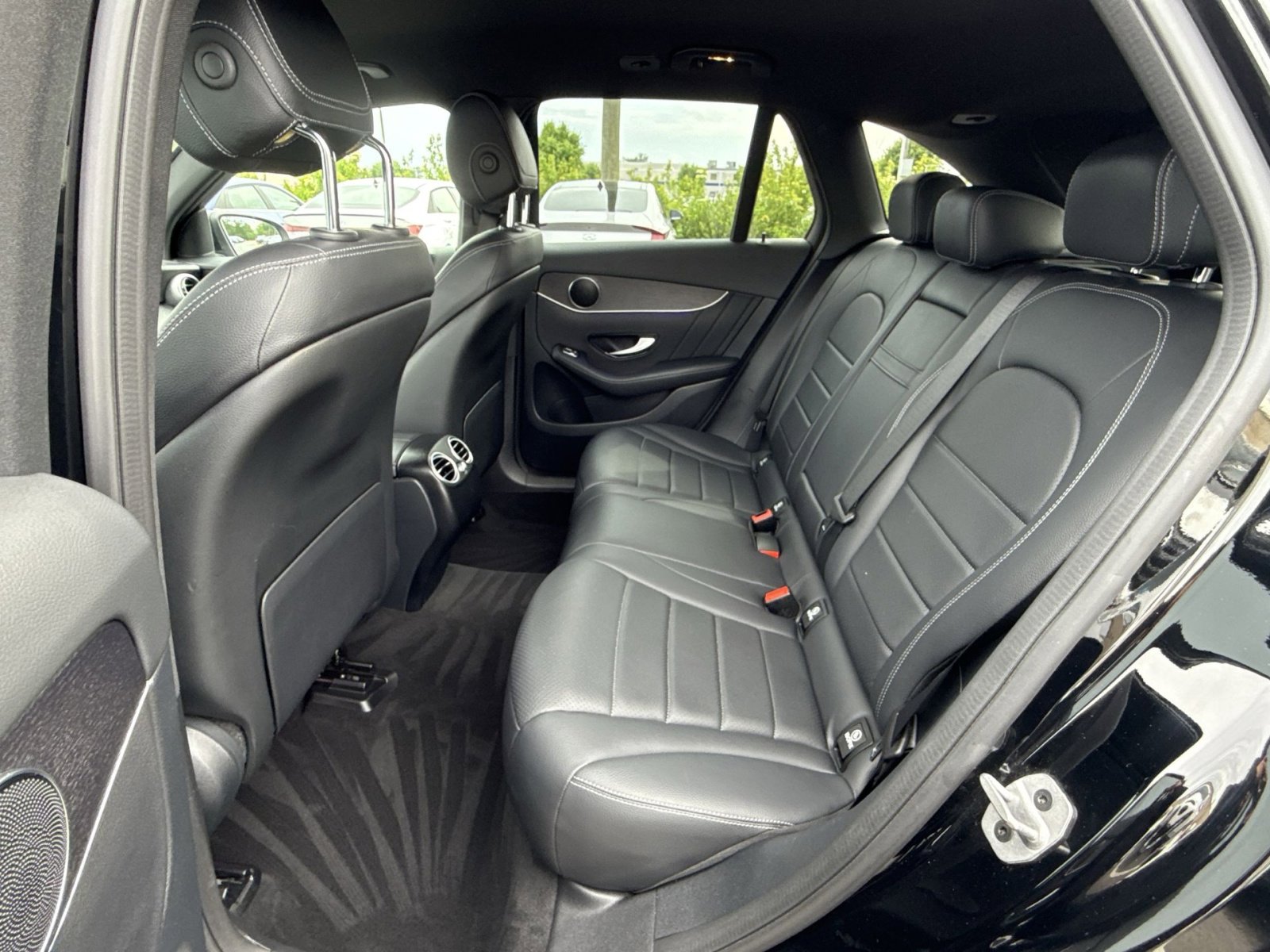 Used 2022 Mercedes-Benz GLC 300 4MATIC w/ AMG Line image 24