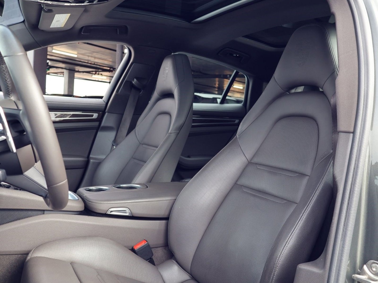 Certified 2023 Porsche Panamera Platinum Edition image 5