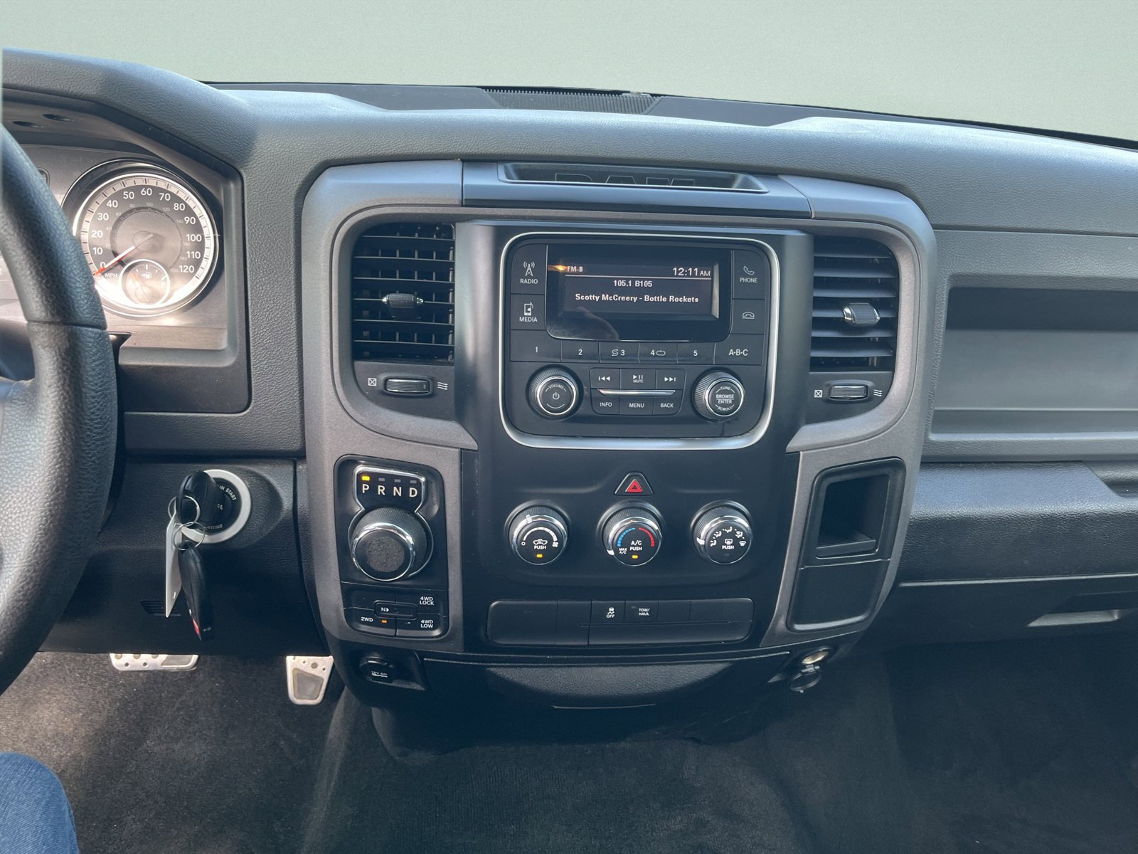 Used 2017 RAM 1500 Express AWD/4WD image 15