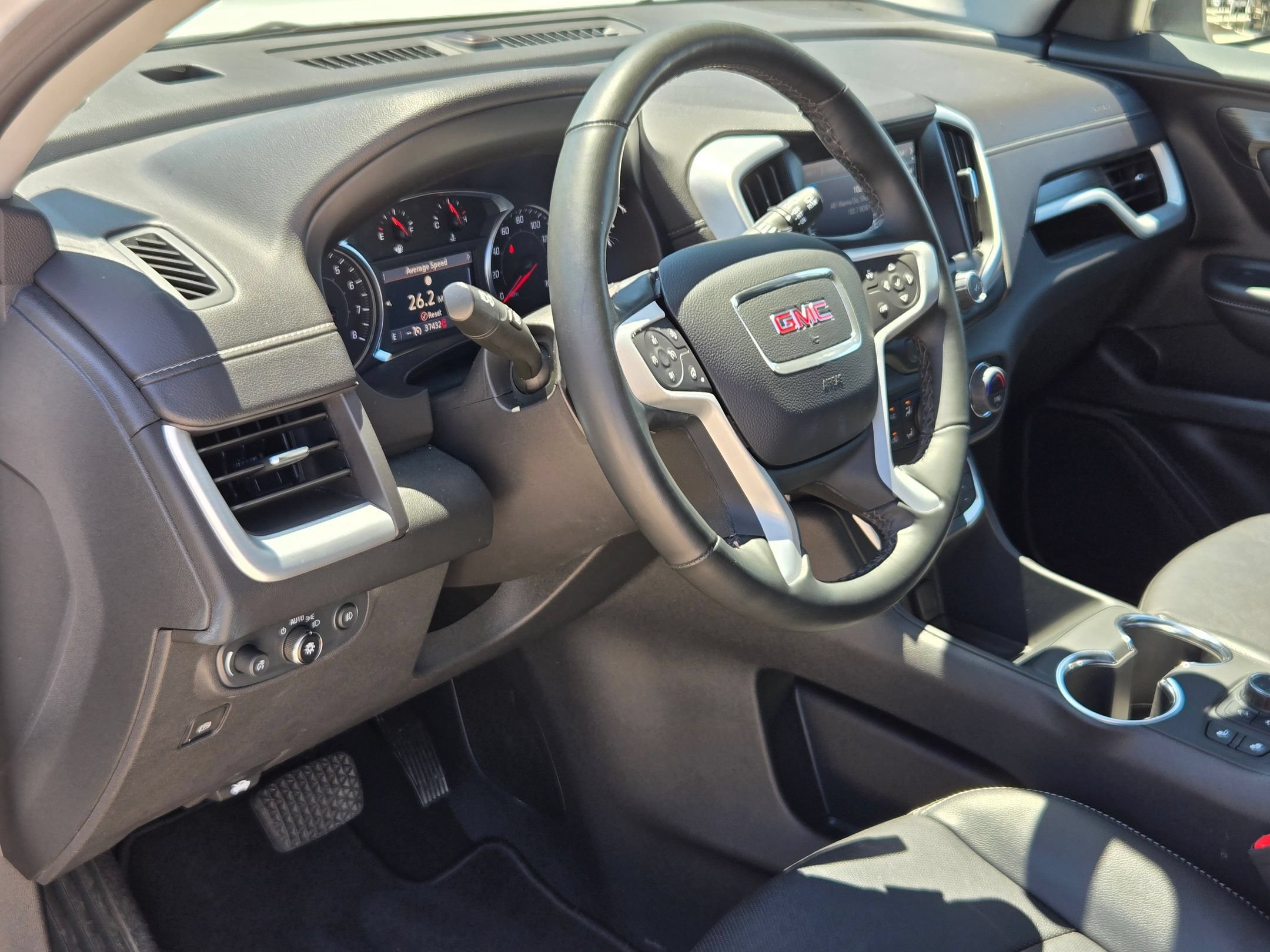 Used 2024 GMC Terrain SLT AWD/4WD image 13