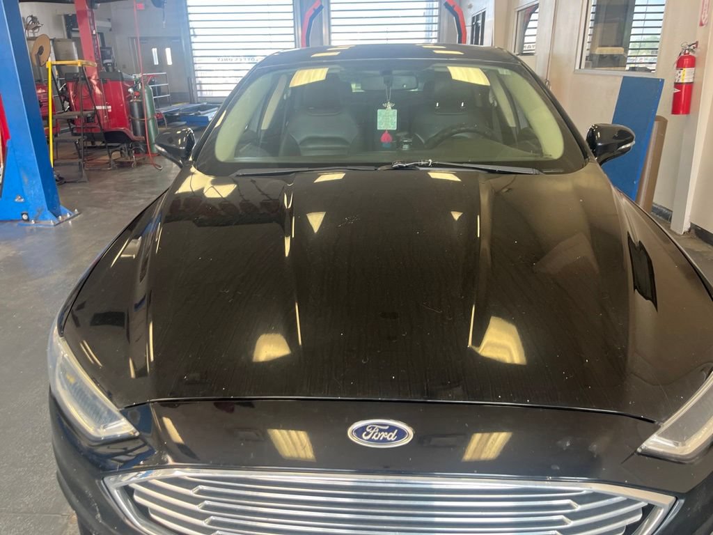 Used 2017 Ford Fusion SE w/ Fusion SE Technology Package FWD image 14