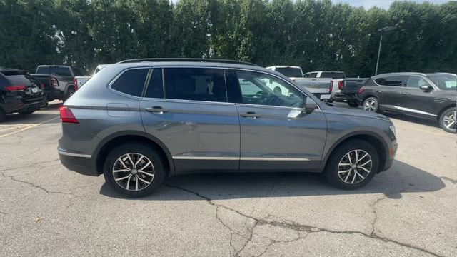 Used 2020 Volkswagen Tiguan SE w/ Panoramic Sunroof Package AWD/4WD image 9