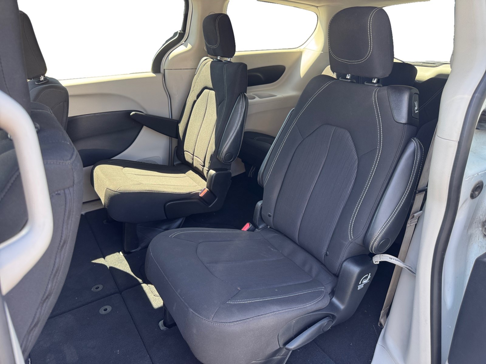 Used 2023 Chrysler Voyager LX FWD image 12