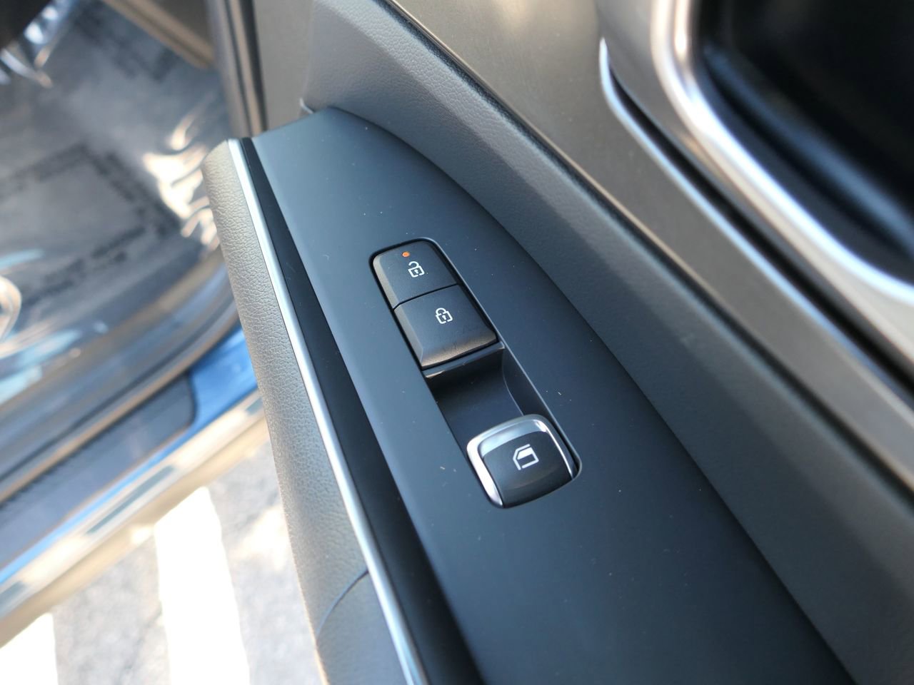 Used 2025 Kia Sorento EX w/ EX Panoramic Sunroof Package image 25