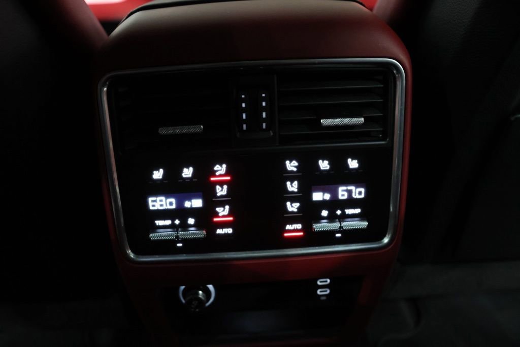 Used 2022 Porsche Cayenne Turbo image 44