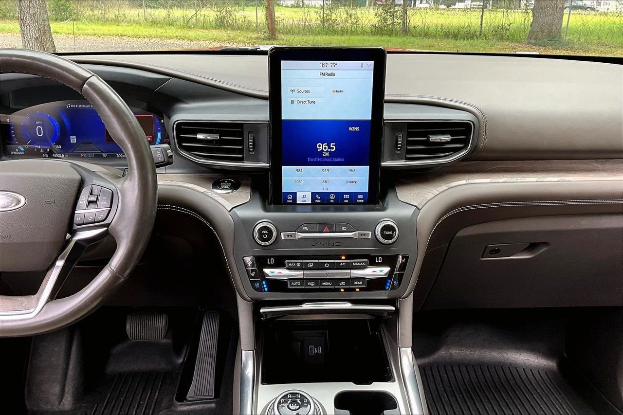 Used 2020 Ford Explorer Platinum w/ Premium Technology Package image 9