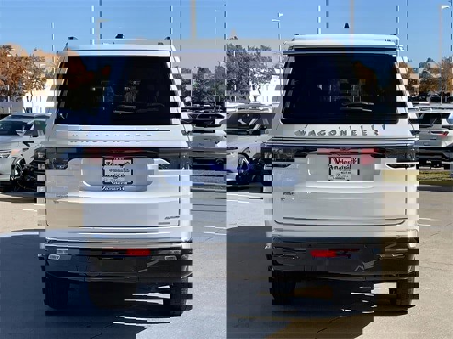 Used 2024 Jeep Wagoneer L Series II w/ Flexible Seating Group image 5