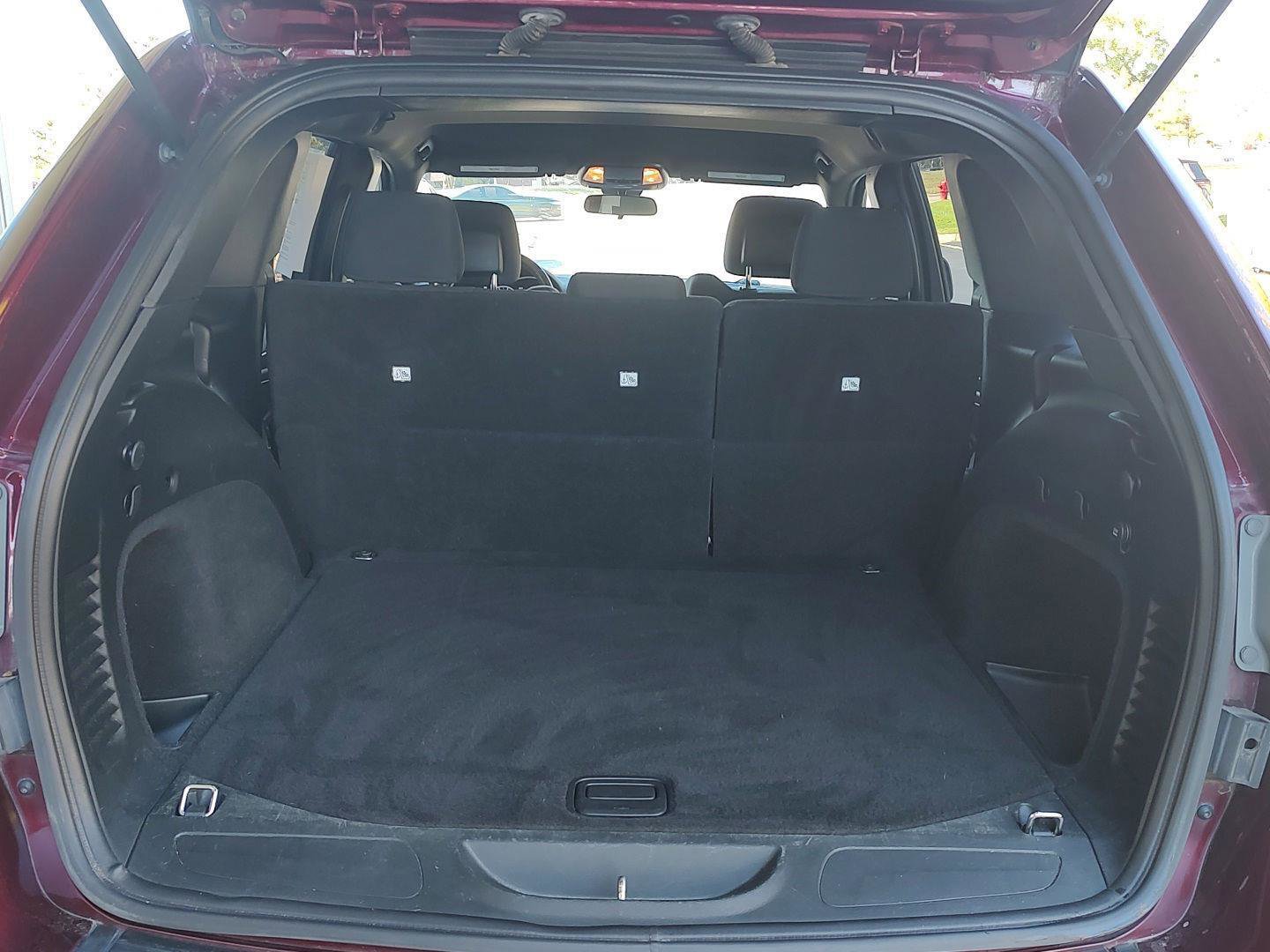 Used 2018 Jeep Grand Cherokee Laredo image 18