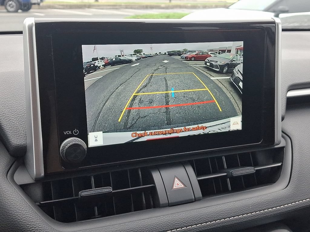 Certified 2023 Toyota RAV4 LE AWD/4WD image 18
