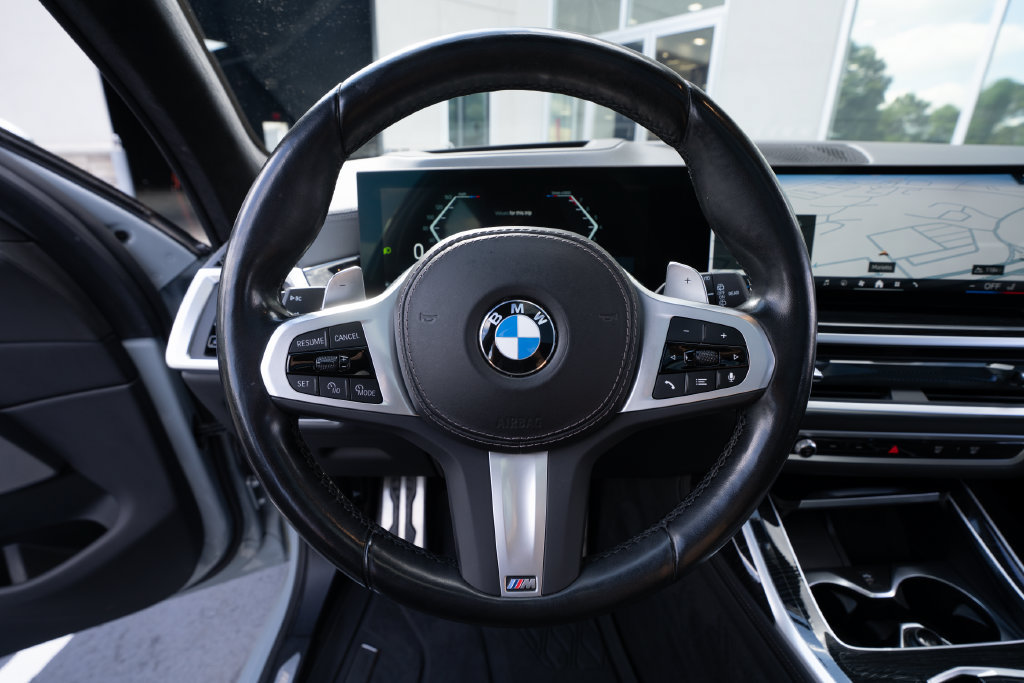Used 2024 BMW X7 xDrive40i w/ M Sport Package AWD/4WD image 22