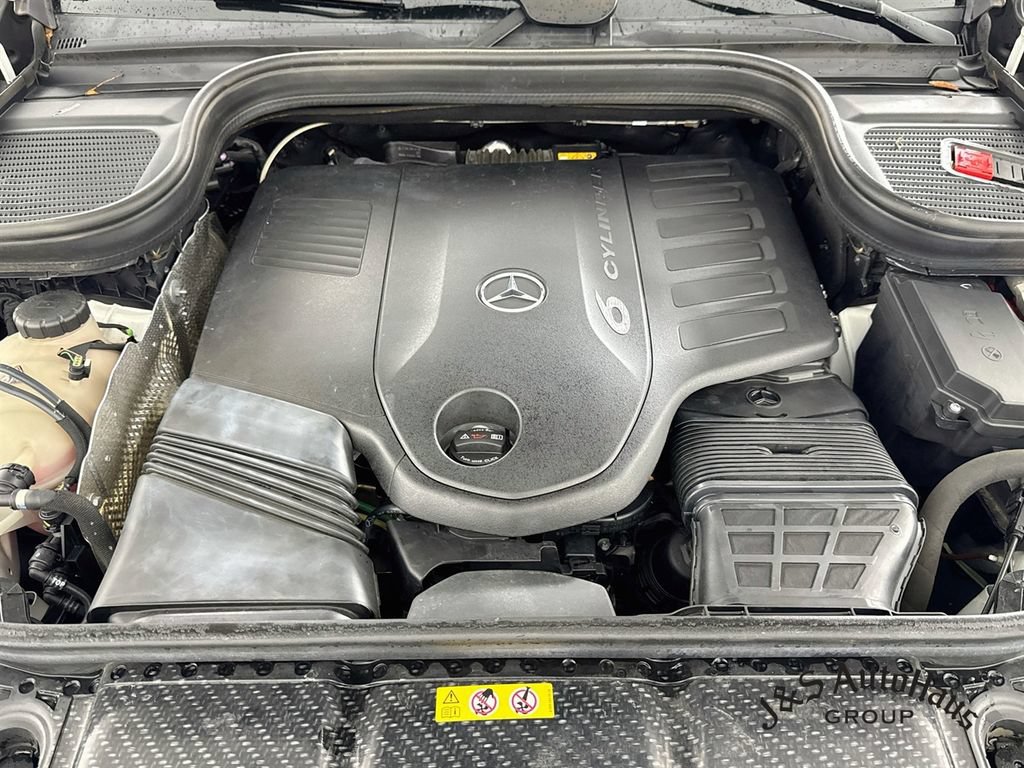 Used 2024 Mercedes-Benz GLS 450 4MATIC w/ AMG Line Exterior image 39
