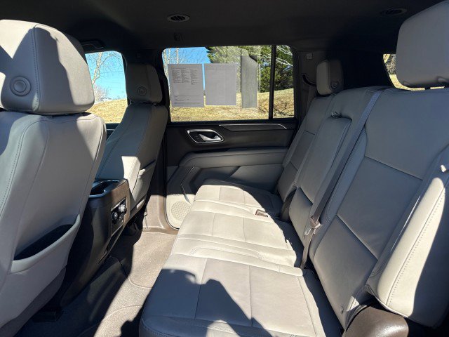 Used 2023 Chevrolet Suburban LT w/ Luxury Package image 33