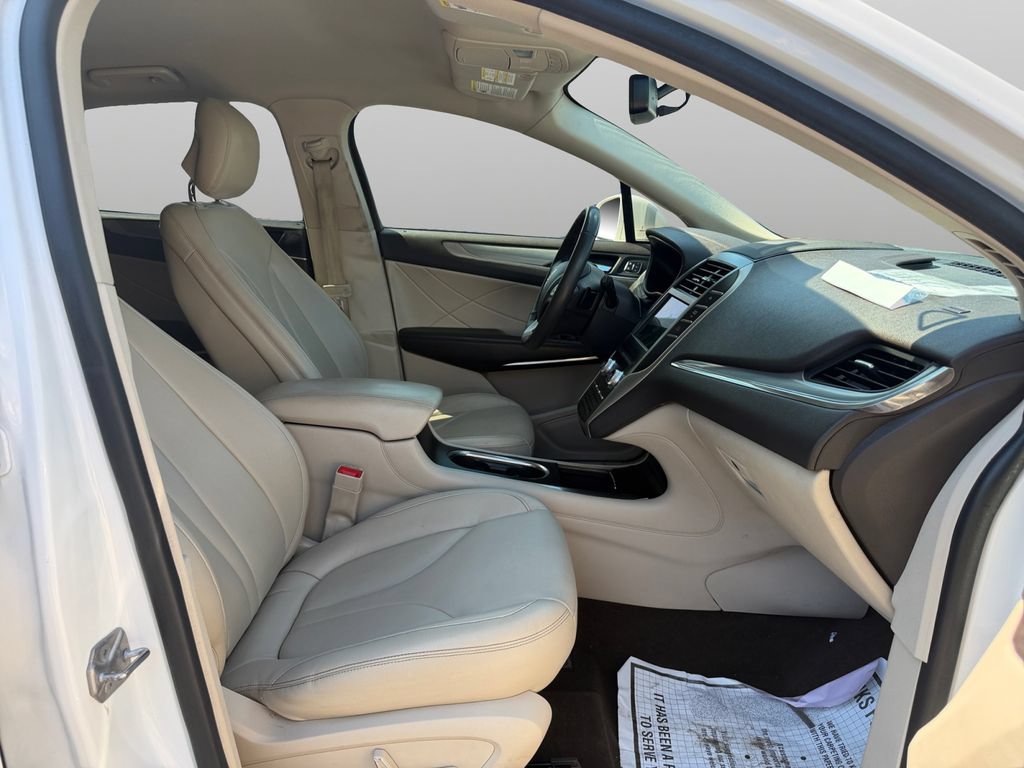 Used 2019 Lincoln MKC Premiere FWD image 21