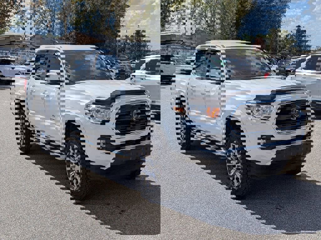 Used 2019 Toyota Tacoma SR5 image 2
