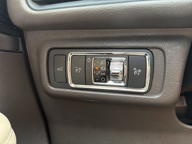 Used 2022 Lincoln Corsair AWD w/ Premium Package image 28