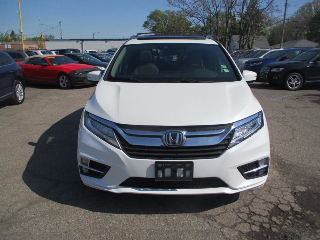 Used 2018 Honda Odyssey Elite image 2