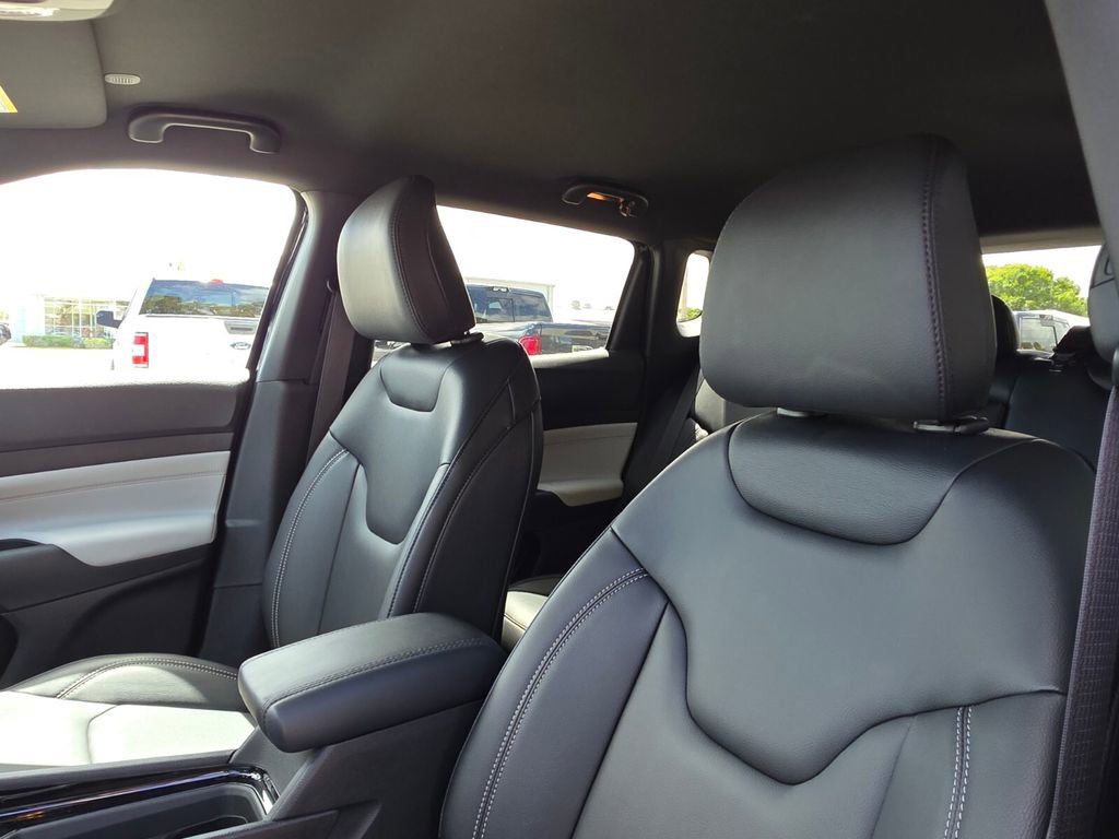 New 2026 Jeep Compass Limited image 11