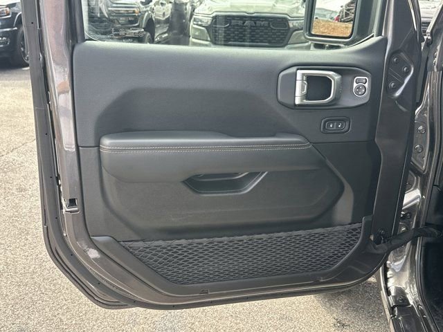 Certified 2025 Jeep Wrangler Unlimited Sahara w/ Safety Group image 11