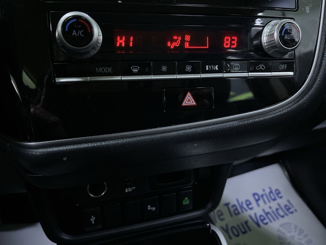 Used 2020 Mitsubishi Outlander SEL image 23