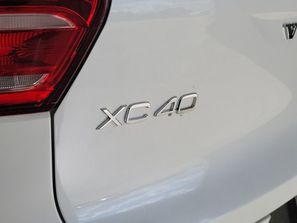 New 2026 Volvo XC40 B4 Core image 9