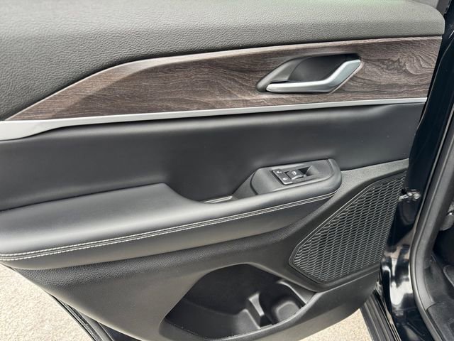 Certified 2023 Jeep Grand Cherokee Limited w/ Black Appearance Package AWD/4WD image 25