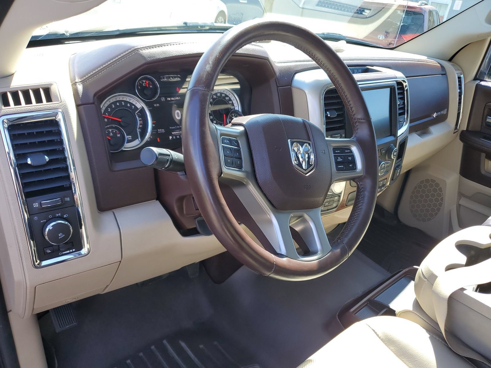 Used 2016 RAM 1500 Laramie w/ Convenience Group AWD/4WD image 19
