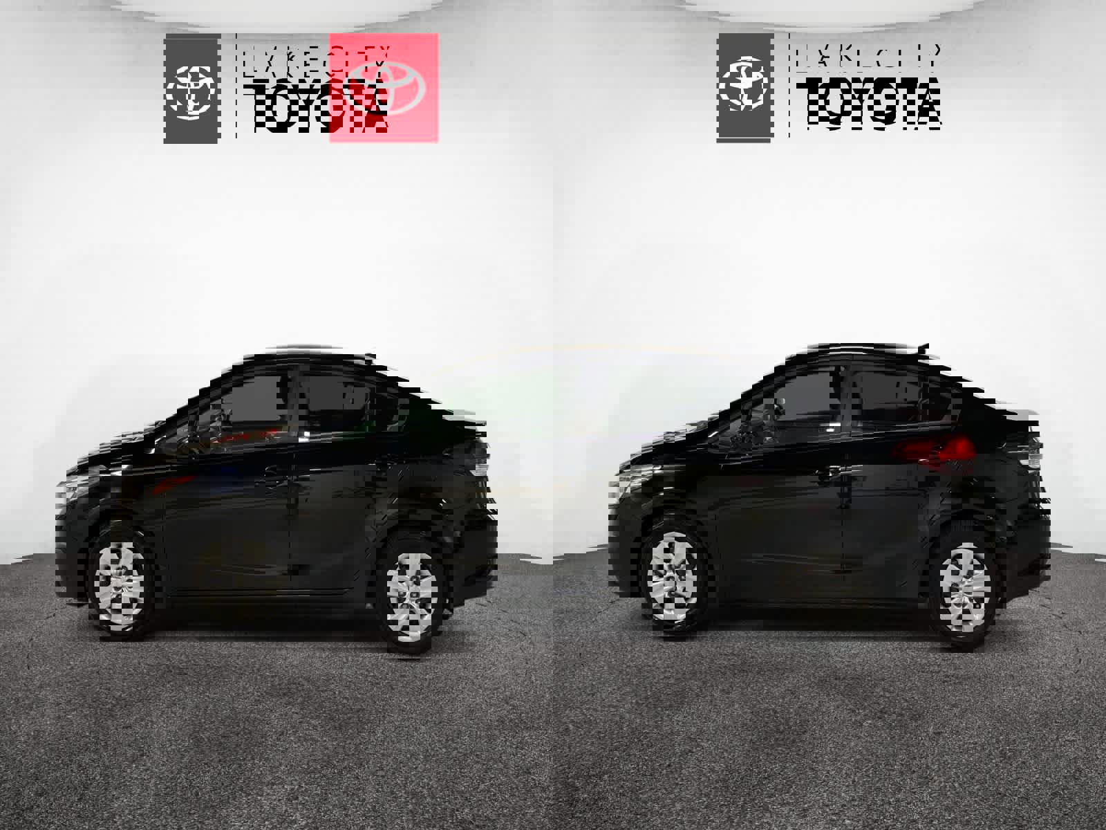 Used 2018 Kia Forte LX w/ LX Rear Camera Package image 2