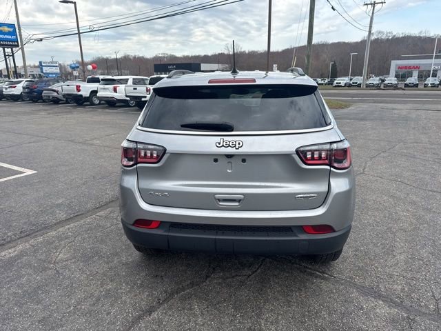 Used 2022 Jeep Compass Latitude w/ Convenience Group AWD/4WD image 6