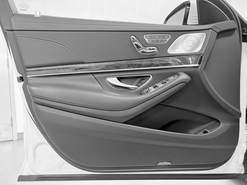 Used 2017 Mercedes-Benz S 550 4MATIC Sedan image 15
