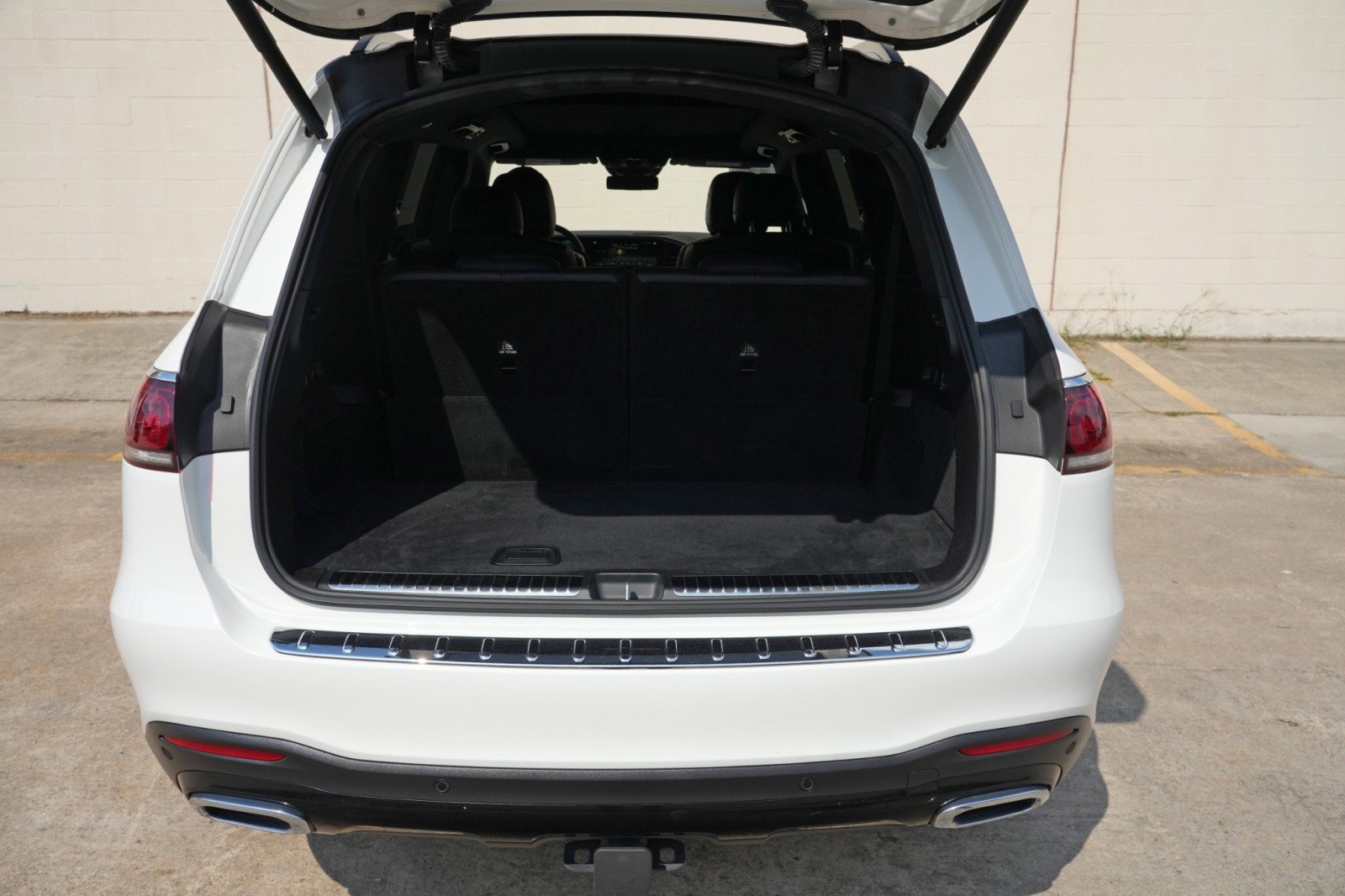 Used 2023 Mercedes-Benz GLS 450 4MATIC w/ AMG Line Exterior image 10