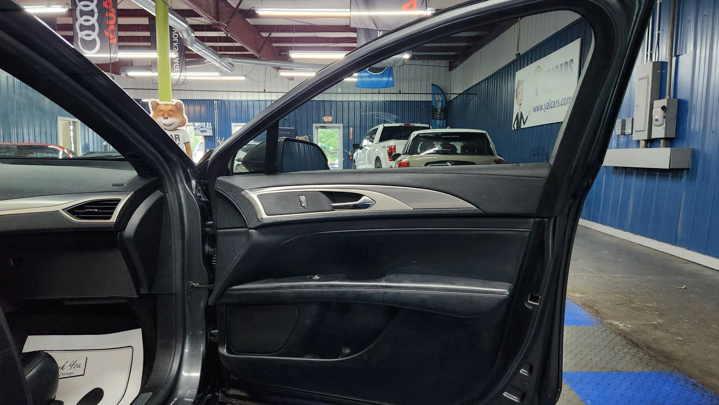 Used 2020 Lincoln MKZ image 11