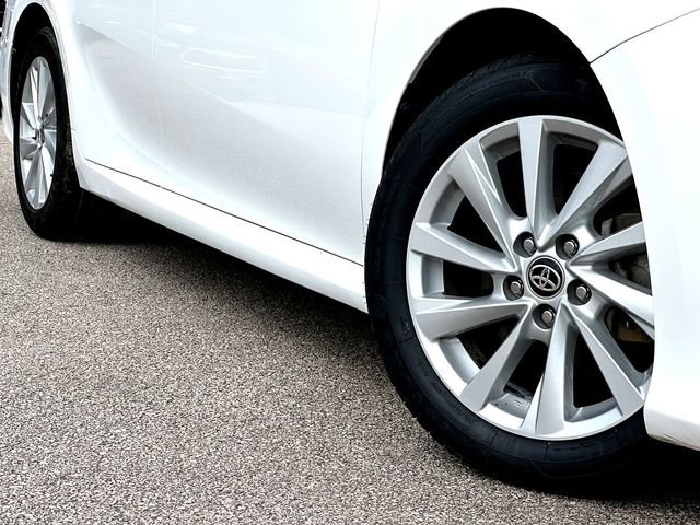 Used 2021 Toyota Camry LE FWD image 2