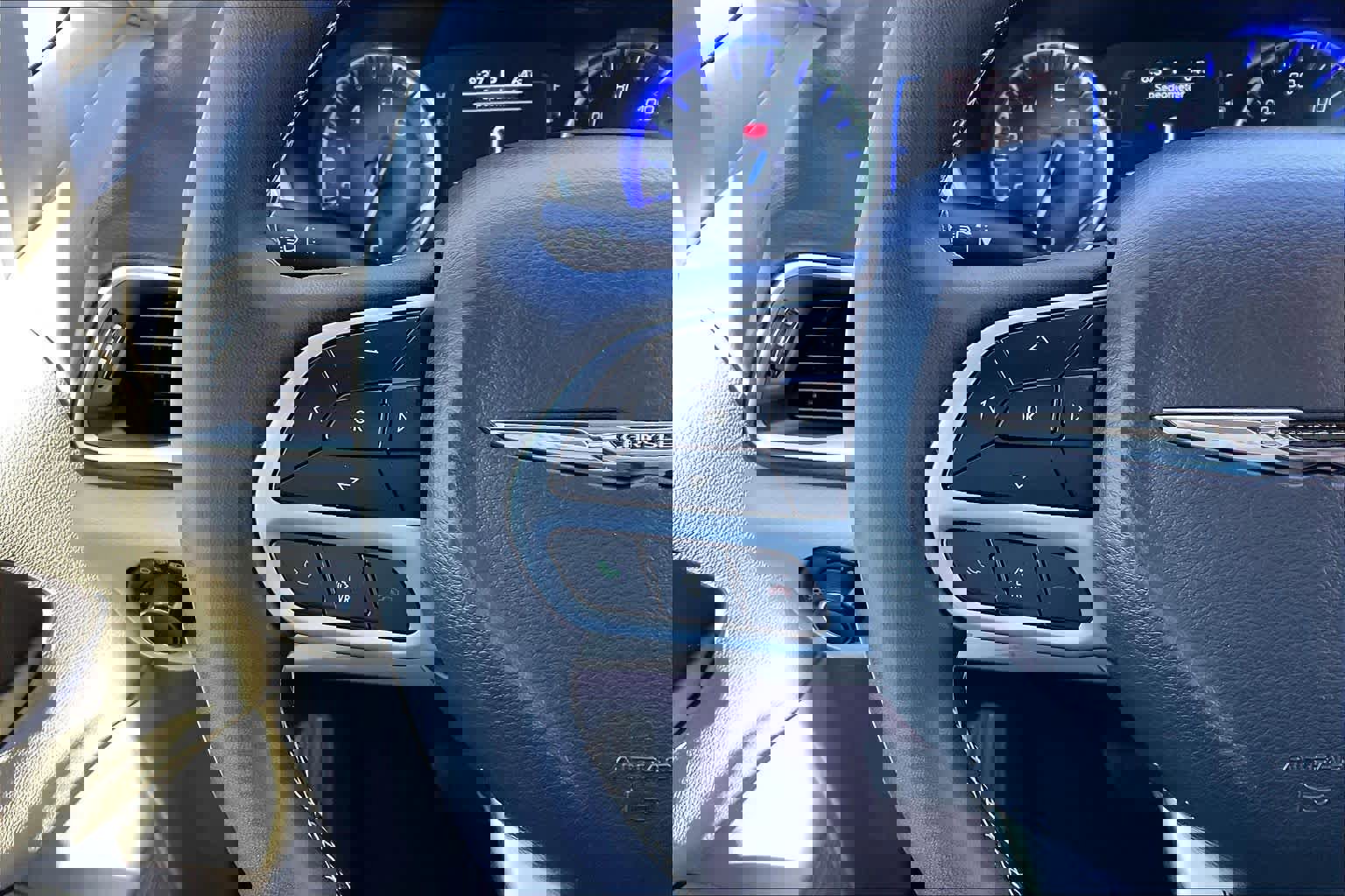 Used 2024 Chrysler Voyager LX image 24